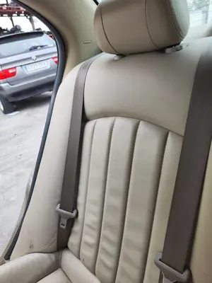 Foto de CINTURON SEGURIDAD TRASERO DERECHO JAGUAR X-TYPE 2.1 V6 24V CAT (156 CV / 115 KW)