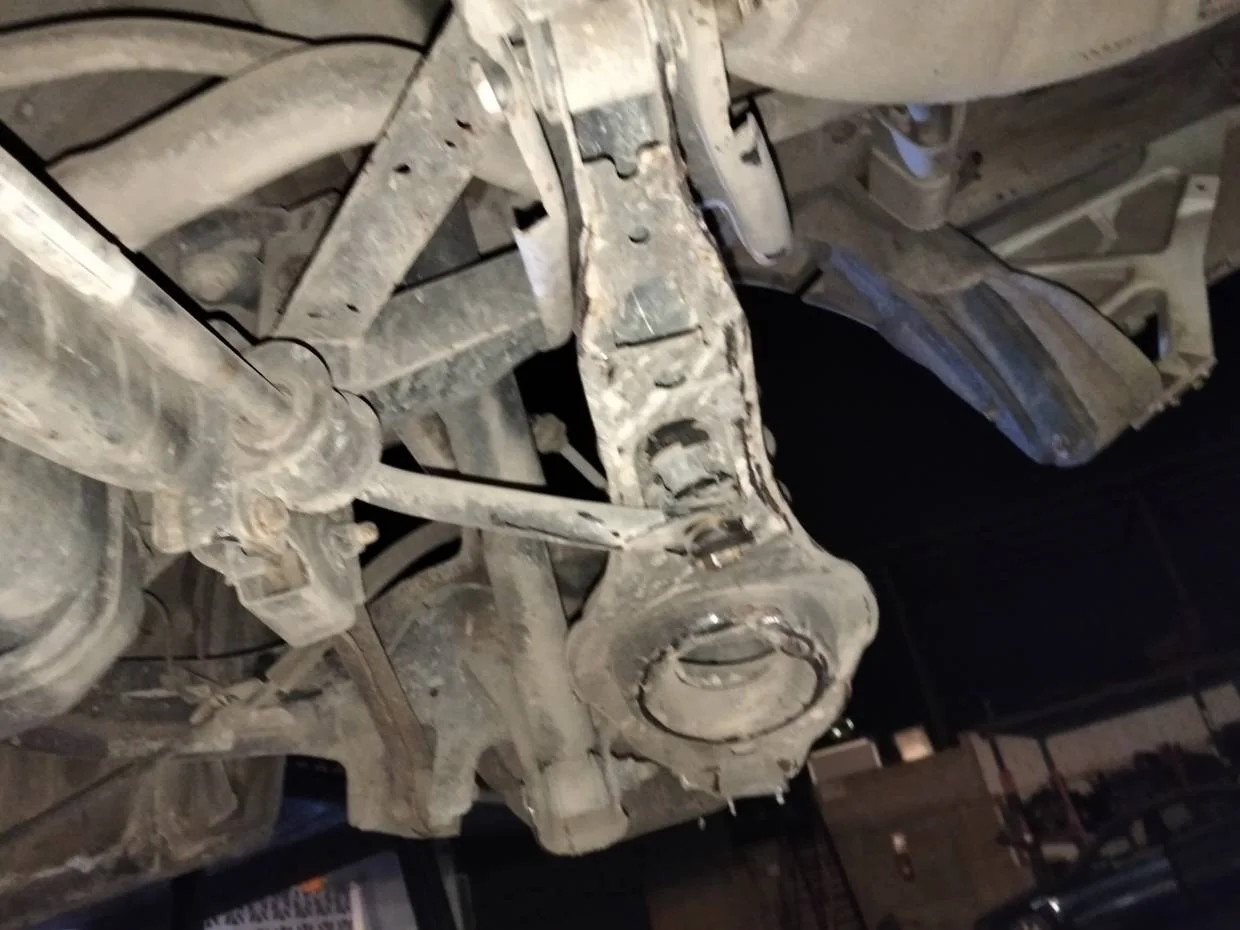 Foto de BRAZO SUSPENSION TRASERO DERECHO FORD FOCUS SPORTBREAK (CAP) 1.6 TDCi CAT (90 CV / 66 KW) referencia 1357319