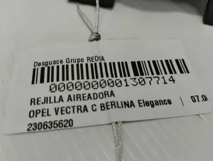 Foto de REJILLA AIREADORA OPEL VECTRA C BERLINA 1.9 CDTI CAT (Z 19 DTL) (101 CV / 74 KW) referencia 230635620 foto 2