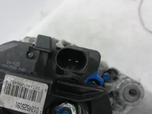 Foto de ALTERNADOR VOLKSWAGEN GOLF V (1K1)(10.2003) 1.9 TDI (105 CV / 77 KW) referencia 0124525091 foto 4