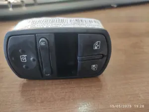 Foto de MANDO ELEVALUNAS DELANTERO IZQUIERDO OPEL CORSA D 1.4 16V CAT (A 14 XER / LDD) (101 CV / 74 KW) referencia 13258521AA foto 2