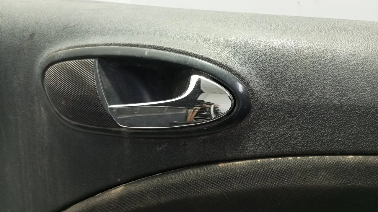 Foto de MANETA INTERIOR DELANTERA DERECHA SEAT LEON (1P1) 2.0 TDI (170 CV / 125 KW) referencia 5P0837114