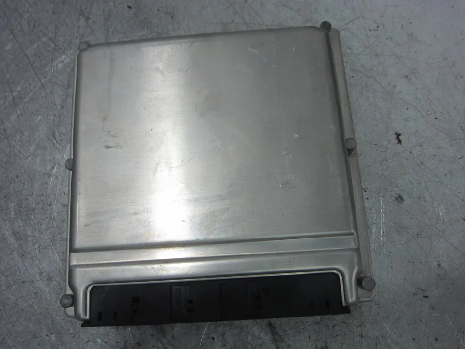 Foto de CENTRALITA MOTOR UCE MERCEDES-BENZ CLK (BM 209) CABRIO 3.2 V6 18V CAT (218 CV / 160 KW) referencia A1121536679