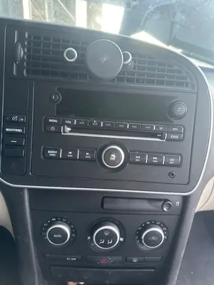 Foto de SISTEMA AUDIO / RADIO CD SAAB 9-3 BERLINA 1.9 TiD CAT (150 CV / 110 KW)