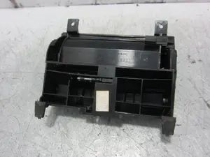 Foto de CENICERO AUDI A3 SPORTBACK (8PA) 1.9 TDI (105 CV / 77 KW) referencia 8P0857951 foto 2