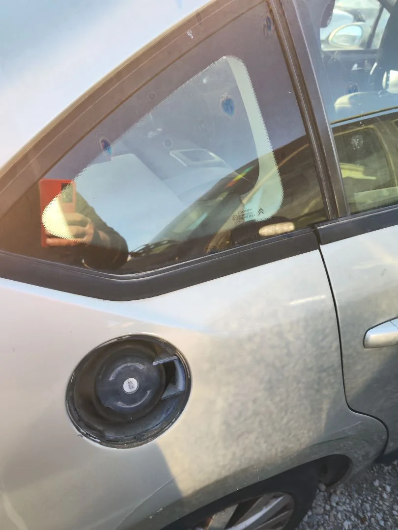 Foto de LUNA CUSTODIA TRASERA DERECHA CITROEN C4 BERLINA 1.6 16V HDi (90 CV / 66 KW)