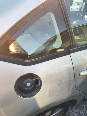 Foto de LUNA CUSTODIA TRASERA DERECHA CITROEN C4 BERLINA 1.6 16V HDi (90 CV / 66 KW)