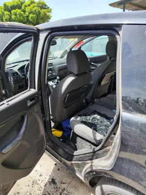 Foto de GOMAS CONTORNO PUERTA FORD C-MAX (CB3)(2007) 1.8 TDCi Turbodiesel CAT (116 CV / 85 KW)