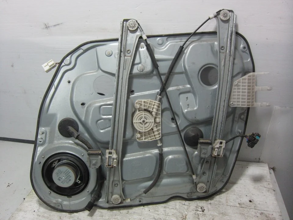 Foto de ELEVALUNAS DELANTERO IZQUIERDO KIA CARENS (UN) 2.0 CRDi (140 CV / 103 KW) referencia 824701DXXX