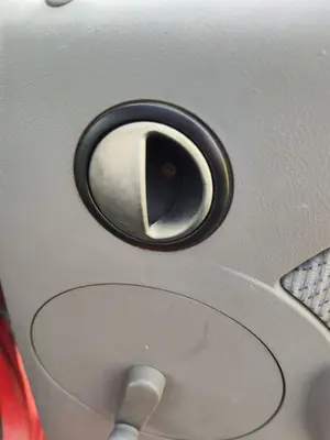 Foto de MANETA INTERIOR TRASERA DERECHA CHEVROLET KALOS 1.2 CAT (72 CV / 53 KW)
