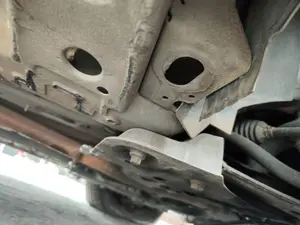 Foto de EJE DELANTERO / CUNA MOTOR FIAT II DOBLÒ (152) 1.6 JTDM 16V CAT (105 CV / 77 KW)