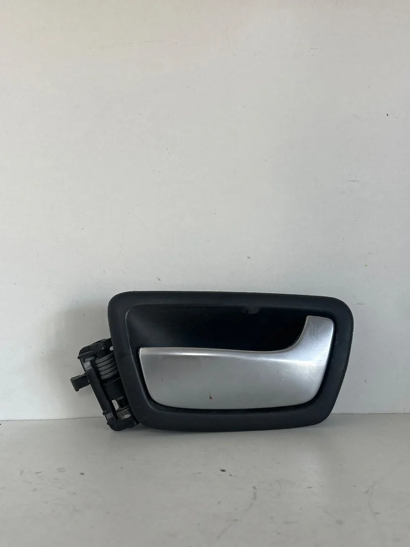 Foto de MANETA INTERIOR TRASERA DERECHA CITROEN C8 2.0 HDi CAT (RHK / DW10UTED4) (120 CV / 88 KW) referencia 1484730077