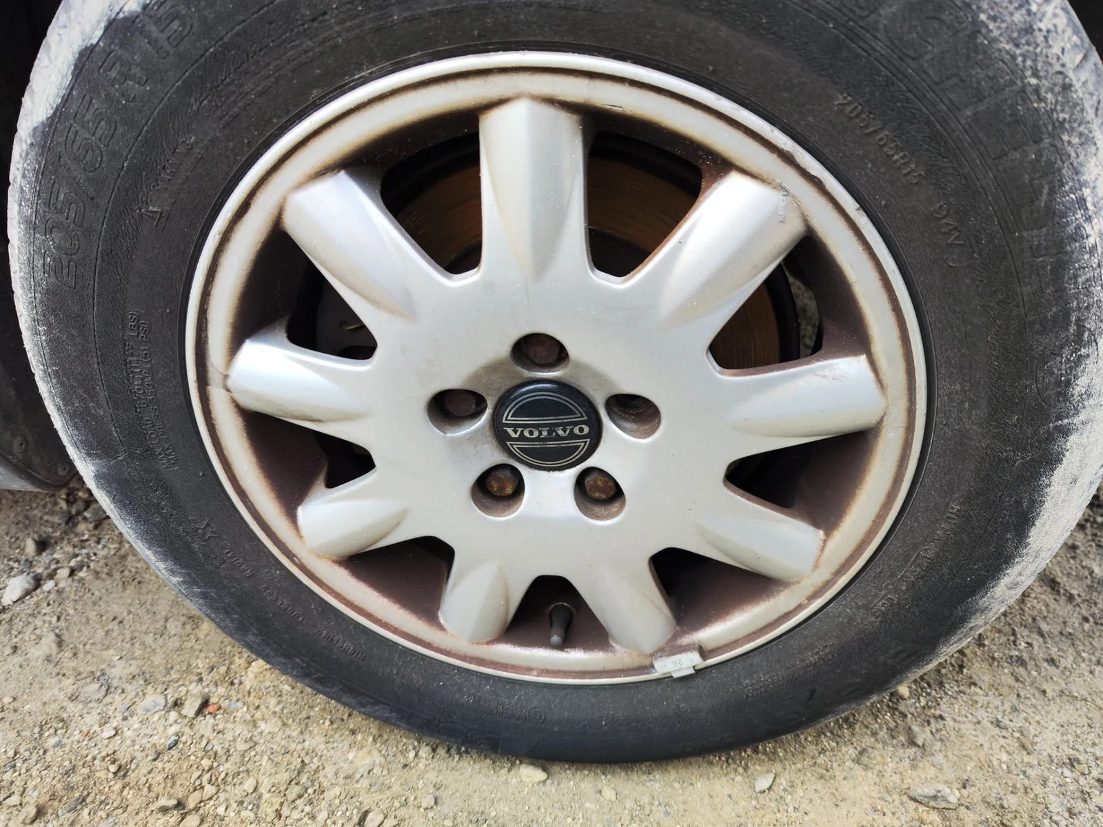 Foto de LLANTA VOLVO S80 BERLINA 2.4 CAT (140 CV / 103 KW)