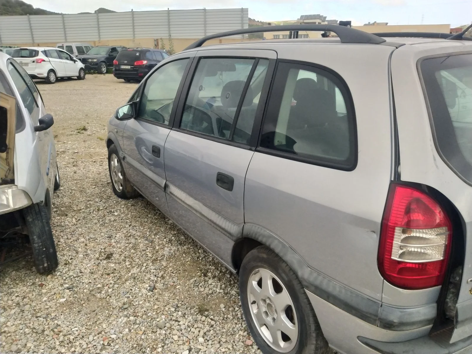 Foto de LUNA CUSTODIA TRASERA IZQUIERDA OPEL ZAFIRA A 2.0 DTI (101 CV / 74 KW)