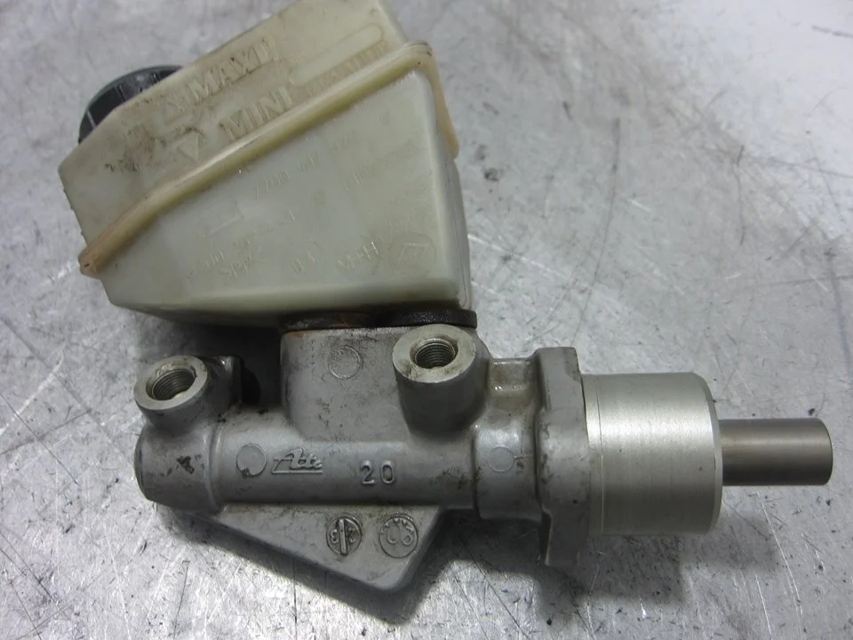 Foto de BOMBA FRENO RENAULT CLIO II FASE II (B/CB0) 1.2 (75 CV / 55 KW) referencia 7700417826
