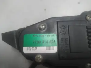 Foto de POTENCIOMETRO PEDAL RENAULT MIDLUM 4.2 Diesel (150 CV / 110 KW) referencia 7700314525 foto 2