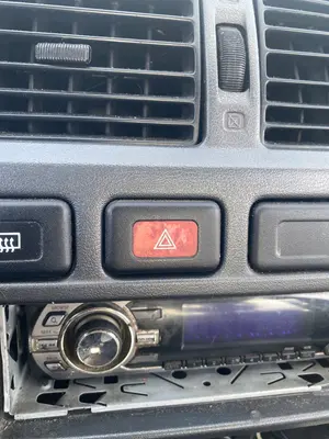 Foto de WARNING NISSAN ALMERA (N15) 2.0 Diesel (75 CV / 55 KW)