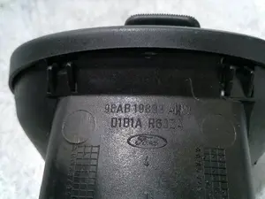 Foto de REJILLA AIREADORA FORD FOCUS BERLINA (CAK) 2.0 16V CAT (131 CV / 96 KW) referencia 98AB19893AKW foto 4