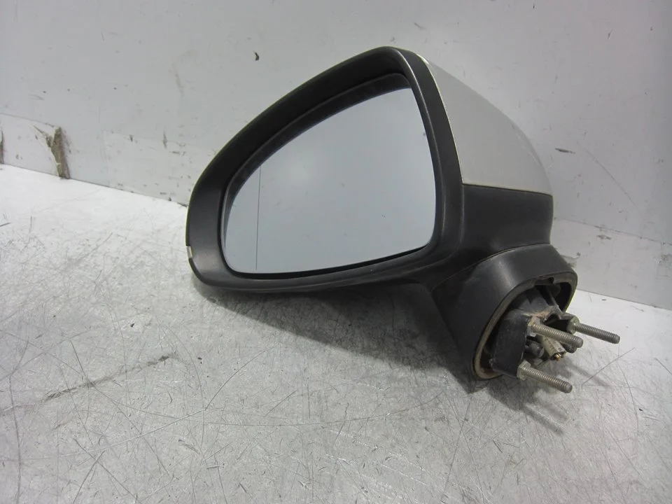 Foto de RETROVISOR IZQUIERDO AUDI A1 (8X1) 1.6 TDI (105 CV / 77 KW) referencia E1021120