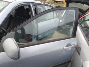 Foto de LUNA DELANTERA IZQUIERDA TOYOTA COROLLA (E12) 1.4 16V CAT (97 CV / 71 KW)