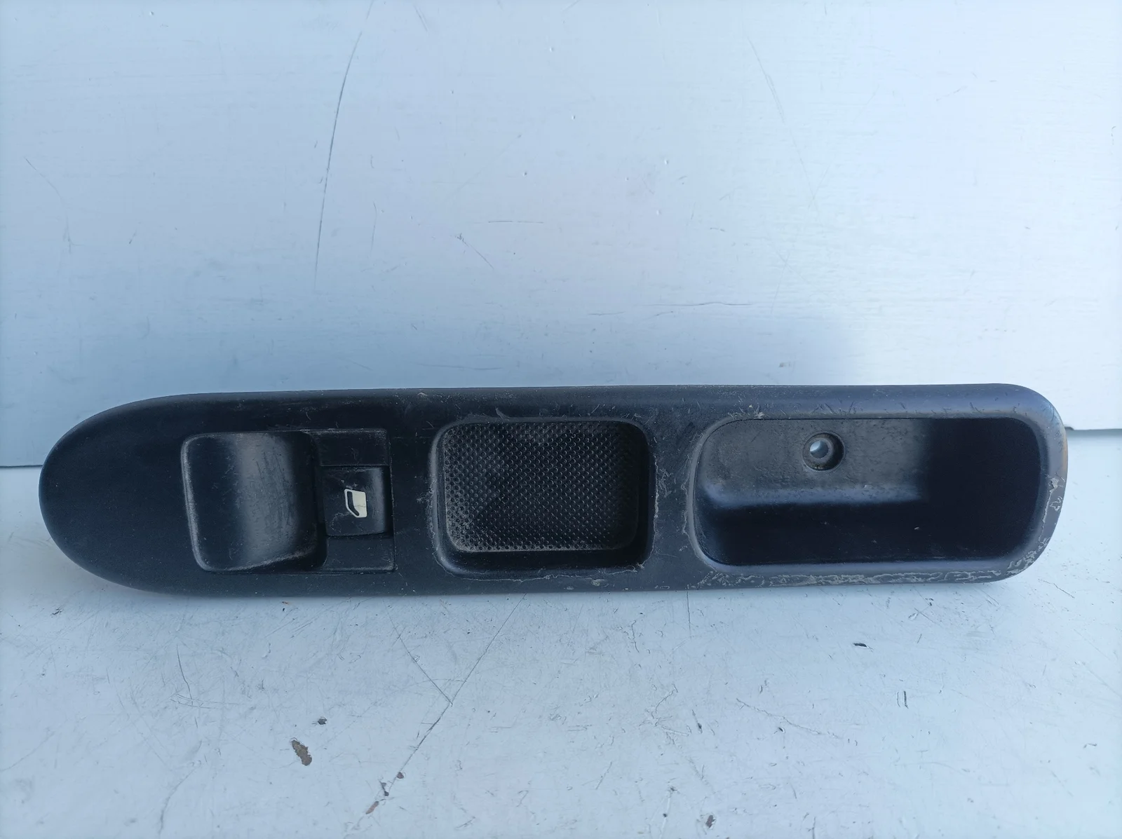 Foto de MANDO ELEVALUNAS DELANTERO DERECHO PEUGEOT 307 BERLINA (S2) referencia 13569