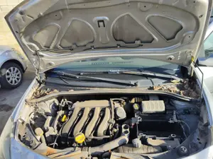 Foto de TORPEDO RENAULT CLIO III 1.4 16V (98 CV / 72 KW)