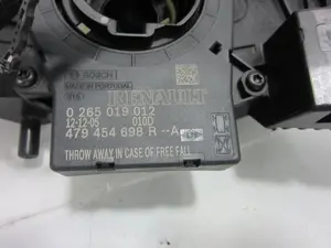 Foto de MANDO MULTIFUNCION RENAULT CLIO IV 1.5 dCi Diesel FAP (90 CV / 66 KW) referencia 255671 foto 7