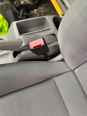 Foto de ENGANCHE CINTURON DELANTERO IZQUIERDO VOLKSWAGEN CADDY (2K)(02.2004) 2.0 SDI (69 CV / 51 KW)