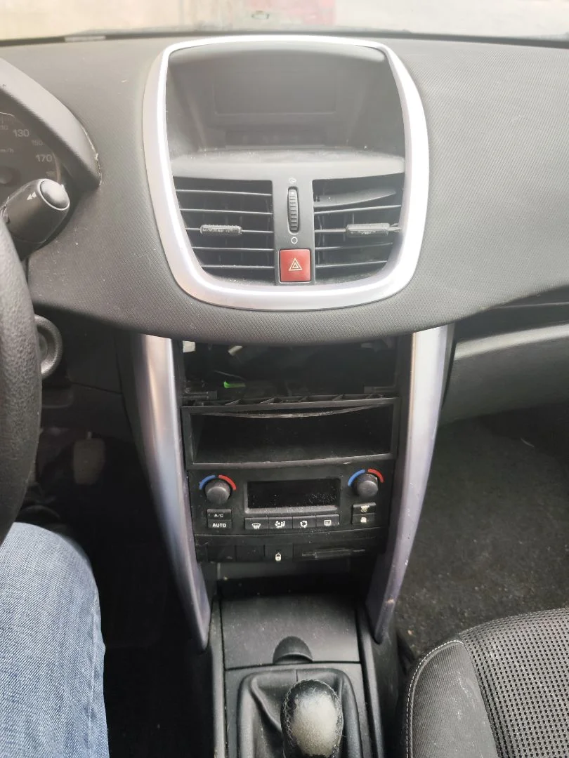 Foto de CONSOLA CENTRAL PEUGEOT 207 CC CABRIO-COUPÉ 1.6 16V (120 CV / 88 KW)