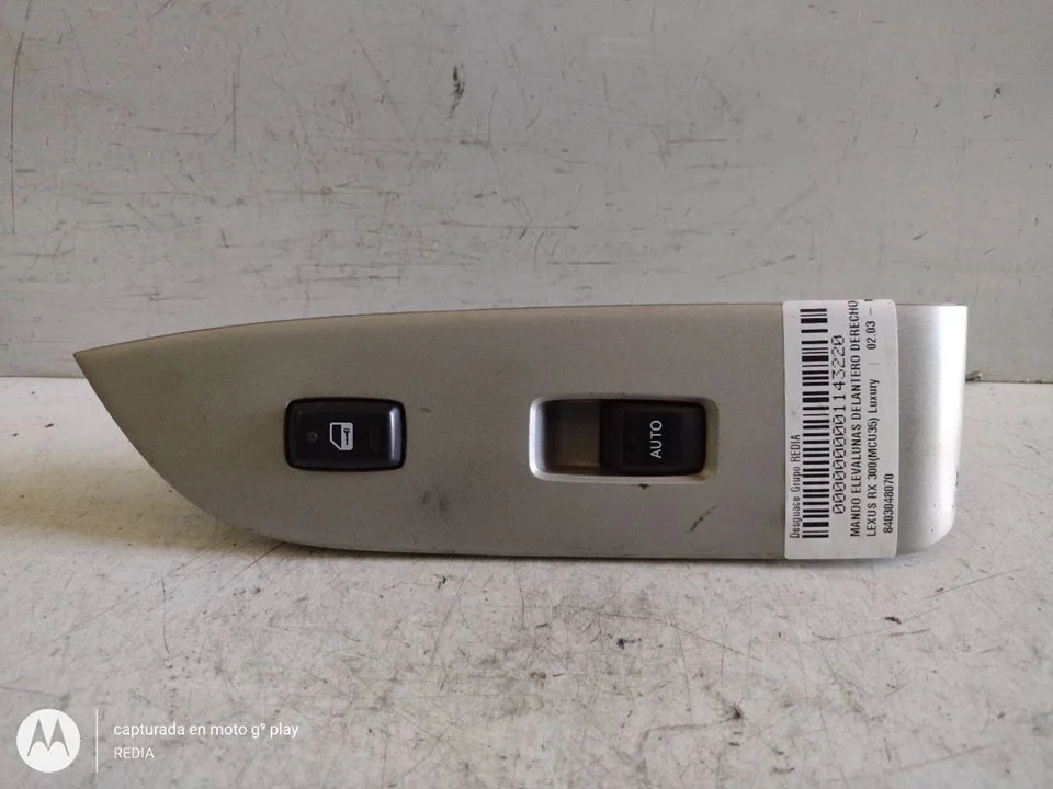 Foto de MANDO ELEVALUNAS DELANTERO DERECHO LEXUS RX 300 (MCU35) 3.0 V6 CAT (204 CV / 150 KW) referencia 8403048070