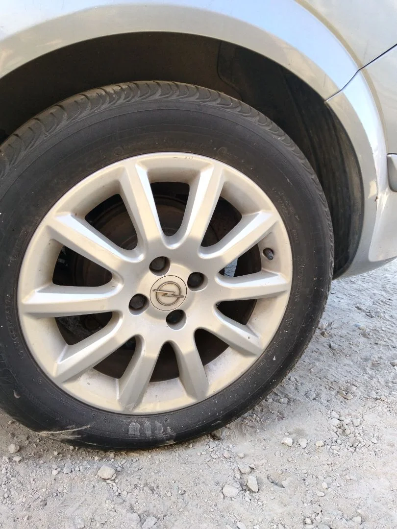Foto de LLANTA OPEL ASTRA H BERLINA