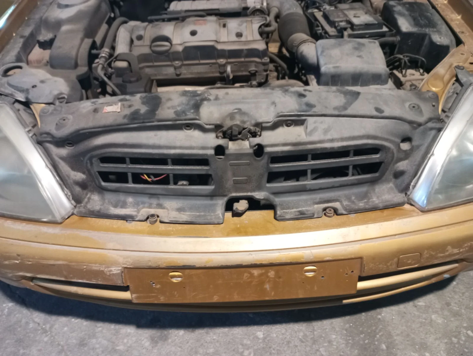 Foto de LUZ INTERIOR FORD FIESTA (CBK) 1.4 TDCi CAT (68 CV / 50 KW) referencia 4704788