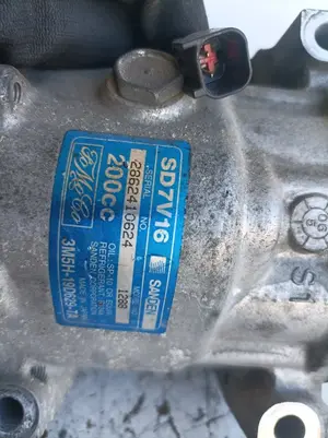 Foto de COMPRESOR AIRE ACONDICIONADO VOLVO C30 1.6 Diesel CAT (109 CV / 80 KW) referencia SD7V161288 foto 5