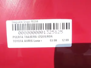 Foto de PUERTA TRASERA IZQUIERDA TOYOTA AURIS (E15) 1.4 Turbodiesel CAT (90 CV / 66 KW) foto 6