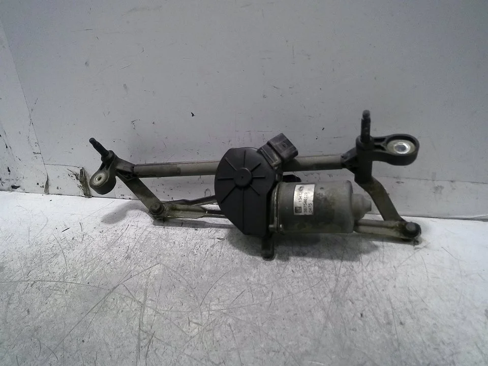 Foto de MOTOR LIMPIA DELANTERO OPEL CORSA C 1.3 16V CDTI CAT (Z 13 DT / LN9) (69 CV / 51 KW) referencia 367546129