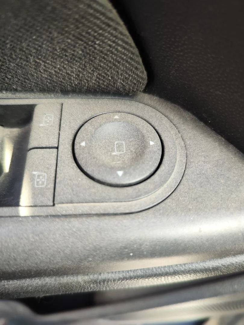 Foto de MANDO RETROVISOR OPEL ASTRA H GTC 1.7 16V CDTI (101 CV / 74 KW)