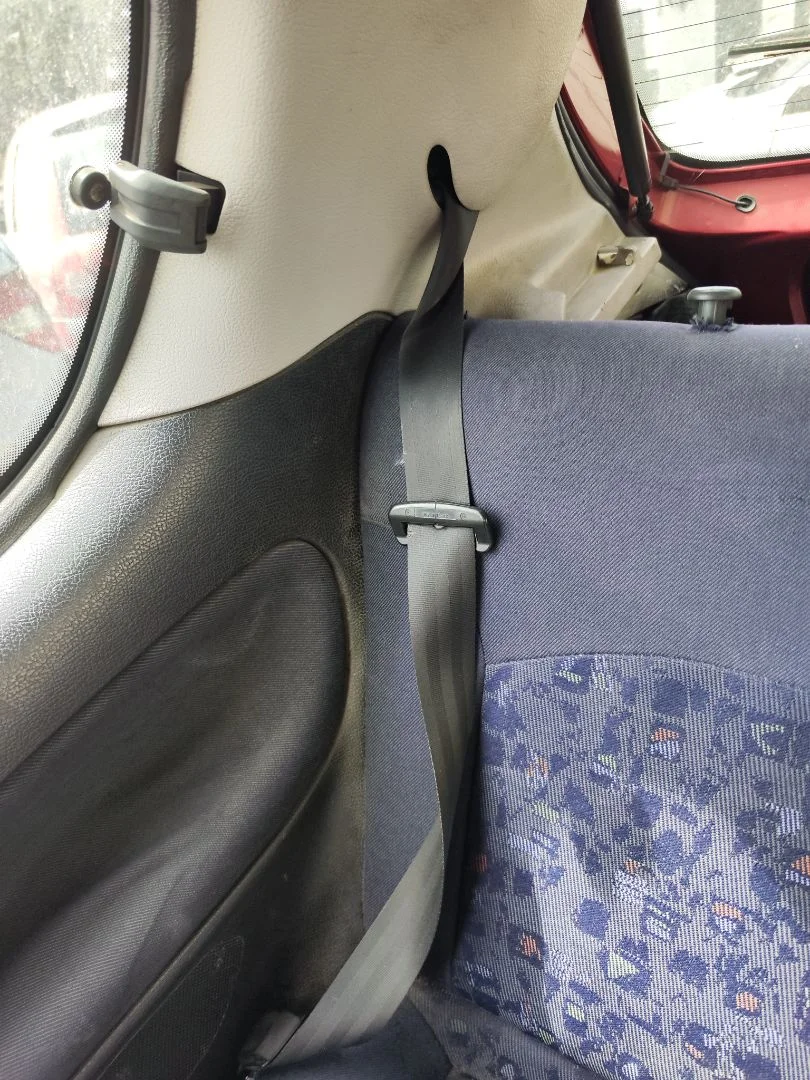 Foto de CINTURON SEGURIDAD TRASERO DERECHO PEUGEOT 206 1.4 (75 CV / 55 KW)
