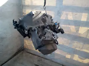 Foto de CAJA CAMBIOS PEUGEOT 208 1.2 12V e-VTi (82 CV / 60 KW) referencia 20A704 foto 4
