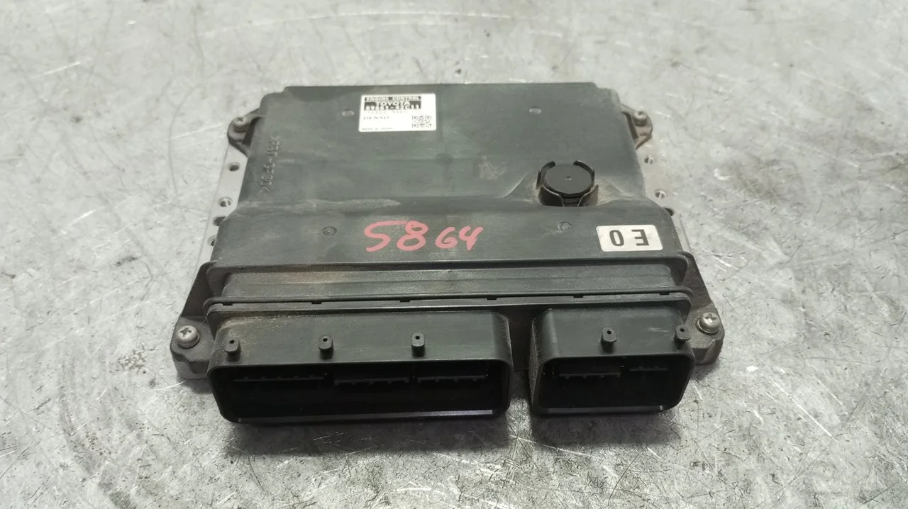 Foto de CENTRALITA MOTOR UCE TOYOTA RAV4 (A3) 2.2 Turbodiesel CAT (136 CV / 100 KW) referencia 8966142C11