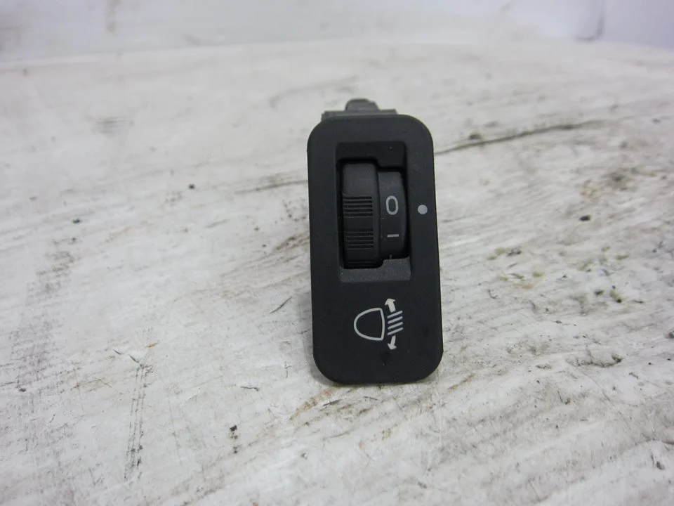Foto de INTERRUPTOR PEUGEOT 206 + 1.1 (60 CV / 44 KW) referencia 19256991