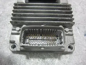 Foto de CENTRALITA MOTOR UCE CHEVROLET AVEO BERLINA 1.4 CAT (94 CV / 69 KW) referencia 96436779 foto 3