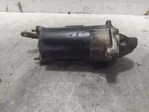 Foto de MOTOR ARRANQUE AUDI A4 BERLINA (8E) 2.0 20V CAT (ALT) (131 CV / 96 KW) referencia 06B911023 foto 2