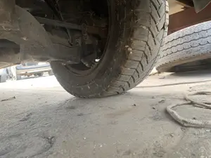 Foto de MANGUETA DELANTERA IZQUIERDA VOLKSWAGEN CRAFTER FURGÓN (2E) 2.5 TDI DPF (109 CV / 80 KW) referencia 2E0407304M