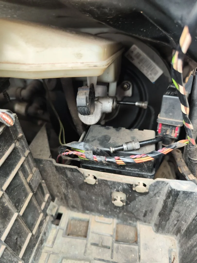Foto de BOMBA FRENO PEUGEOT 207 1.4 16V CAT (KFU / ET3J4) (88 CV / 65 KW)