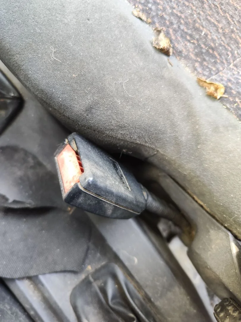 Foto de PRETENSOR AIRBAG DERECHO FORD FOCUS BERLINA (CAK) 1.6 16V CAT (101 CV / 74 KW)