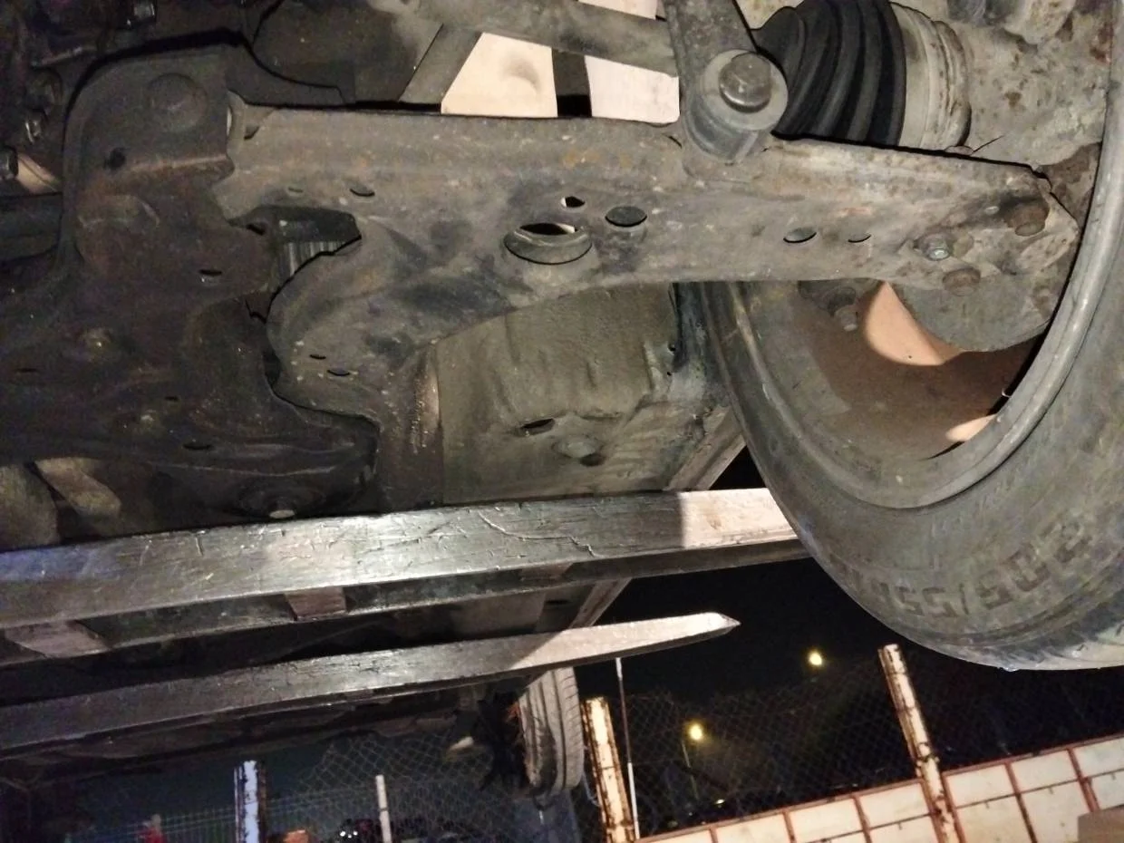 Foto de BRAZO SUSPENSION DELANTERO IZQUIERDO VOLKSWAGEN GOLF IV BERLINA (1J1)(10.1997)
