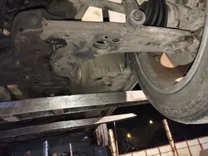 Foto de BRAZO SUSPENSION DELANTERO IZQUIERDO VOLKSWAGEN GOLF IV BERLINA (1J1)(10.1997)