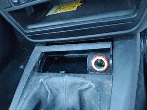 Foto de CENICERO VOLKSWAGEN PASSAT BERLINA (3B3) 1.9 TDI (131 CV / 96 KW)