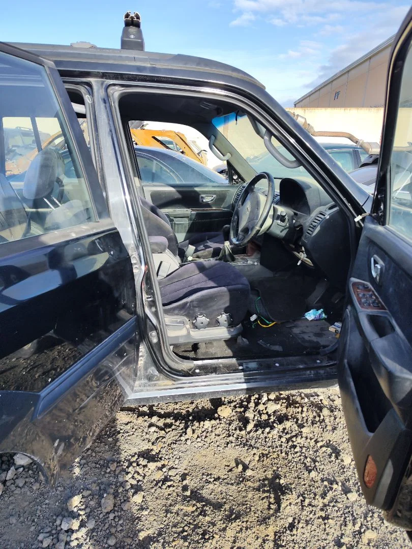 Foto de GOMAS CONTORNO PUERTA HYUNDAI TERRACAN (HP) 2.9 CRDi CAT (150 CV / 110 KW)