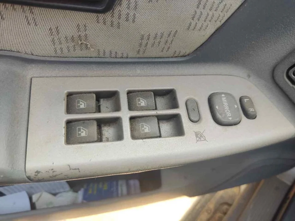 Foto de MANDO ELEVALUNAS DELANTERO IZQUIERDO TATA GRAND SAFARI DICOR 2.5 (100) referencia 120807